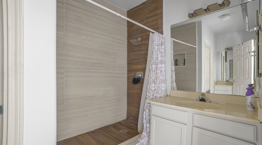 2445 Monarch Dr, Laredo, Texas 78045, 4 Bedrooms Bedrooms, 8 Rooms Rooms,2 BathroomsBathrooms,Residential,For Sale,2445 Monarch Dr,20254808