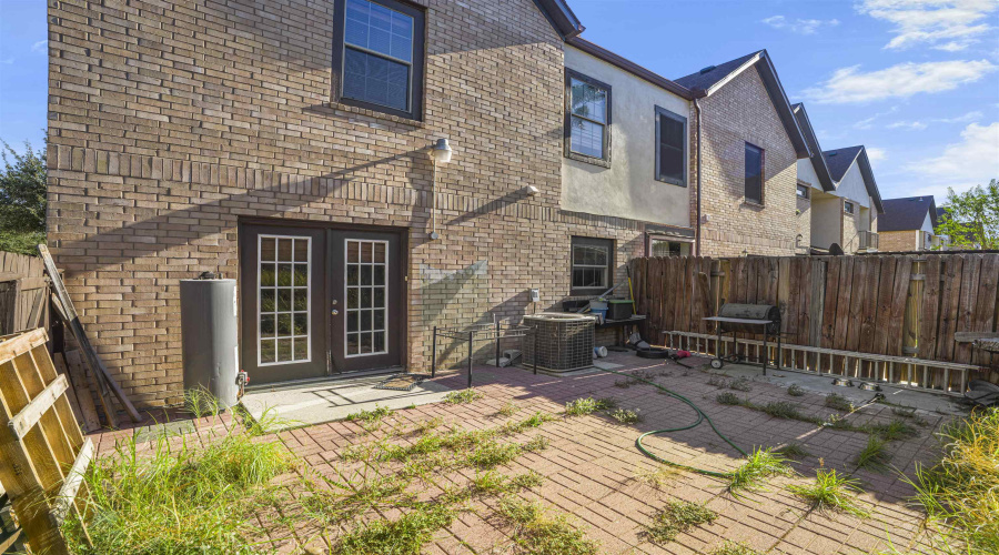 2445 Monarch Dr, Laredo, Texas 78045, 4 Bedrooms Bedrooms, 8 Rooms Rooms,2 BathroomsBathrooms,Residential,For Sale,2445 Monarch Dr,20254808