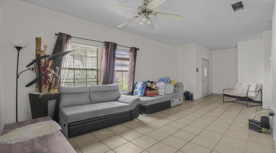 2445 Monarch Dr, Laredo, Texas 78045, 4 Bedrooms Bedrooms, 8 Rooms Rooms,2 BathroomsBathrooms,Residential,For Sale,2445 Monarch Dr,20254808