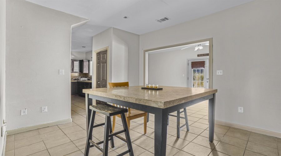 2445 Monarch Dr, Laredo, Texas 78045, 4 Bedrooms Bedrooms, 8 Rooms Rooms,2 BathroomsBathrooms,Residential,For Sale,2445 Monarch Dr,20254808