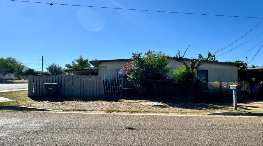 3119 Saltillo St, Laredo, Texas 78046, 4 Bedrooms Bedrooms, 5 Rooms Rooms,2 BathroomsBathrooms,Residential,For Sale,3119 Saltillo St,20254809