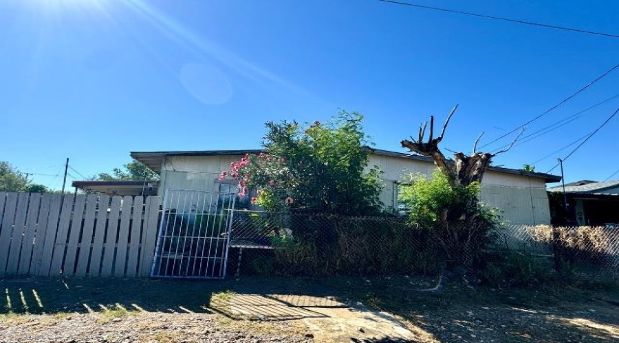 3119 Saltillo St, Laredo, Texas 78046, 4 Bedrooms Bedrooms, 5 Rooms Rooms,2 BathroomsBathrooms,Residential,For Sale,3119 Saltillo St,20254809