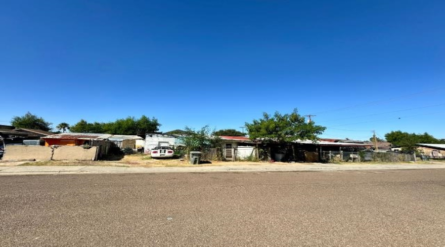 3119 Saltillo St, Laredo, Texas 78046, 4 Bedrooms Bedrooms, 5 Rooms Rooms,2 BathroomsBathrooms,Residential,For Sale,3119 Saltillo St,20254809