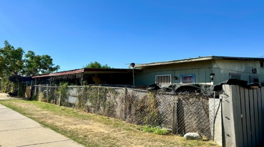 3119 Saltillo St, Laredo, Texas 78046, 4 Bedrooms Bedrooms, 5 Rooms Rooms,2 BathroomsBathrooms,Residential,For Sale,3119 Saltillo St,20254809