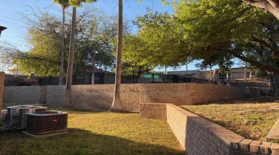 13 Quadrangle Cir, LAREDO, Texas 78041-2329, 3 Bedrooms Bedrooms, 5 Rooms Rooms,2 BathroomsBathrooms,Residential,For Sale,13 Quadrangle Cir,20254810