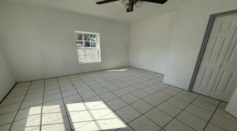 3217 Diaz St, Laredo, Texas 78043, 2 Bedrooms Bedrooms, 4 Rooms Rooms,1 BathroomBathrooms,Residential,For Rent,3217 Diaz St,20254811