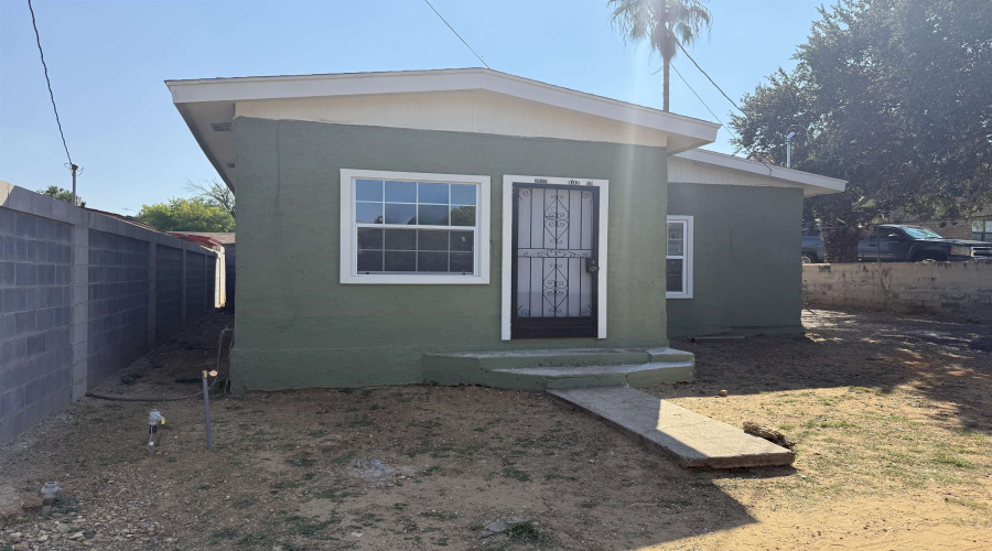 3217 Diaz St, Laredo, Texas 78043, 2 Bedrooms Bedrooms, 4 Rooms Rooms,1 BathroomBathrooms,Residential,For Rent,3217 Diaz St,20254811