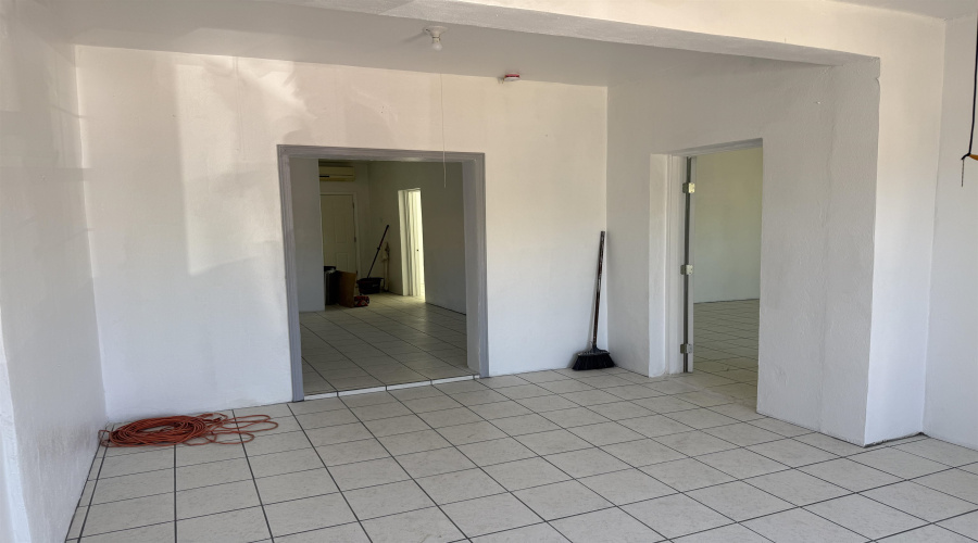 3217 Diaz St, Laredo, Texas 78043, 2 Bedrooms Bedrooms, 4 Rooms Rooms,1 BathroomBathrooms,Residential,For Rent,3217 Diaz St,20254811