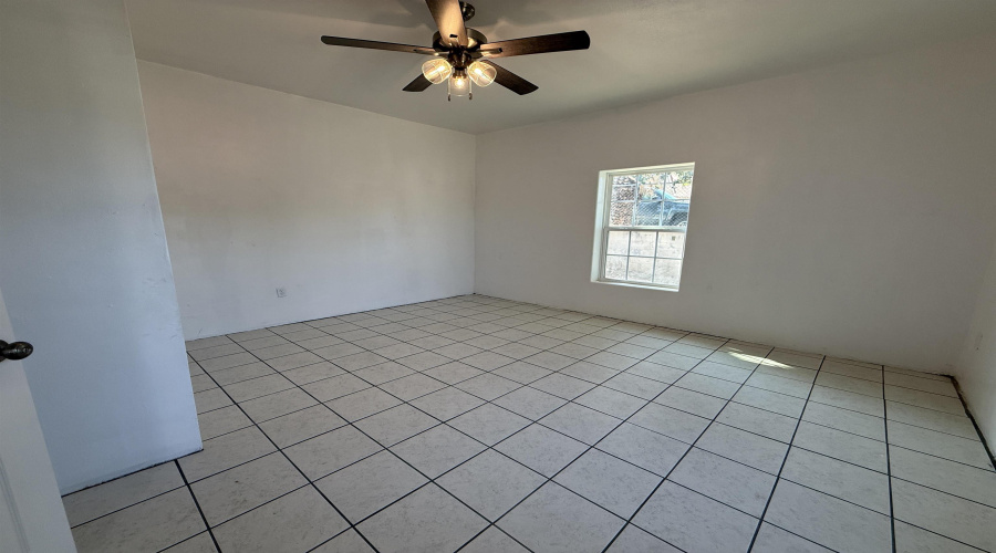 3217 Diaz St, Laredo, Texas 78043, 2 Bedrooms Bedrooms, 4 Rooms Rooms,1 BathroomBathrooms,Residential,For Rent,3217 Diaz St,20254811