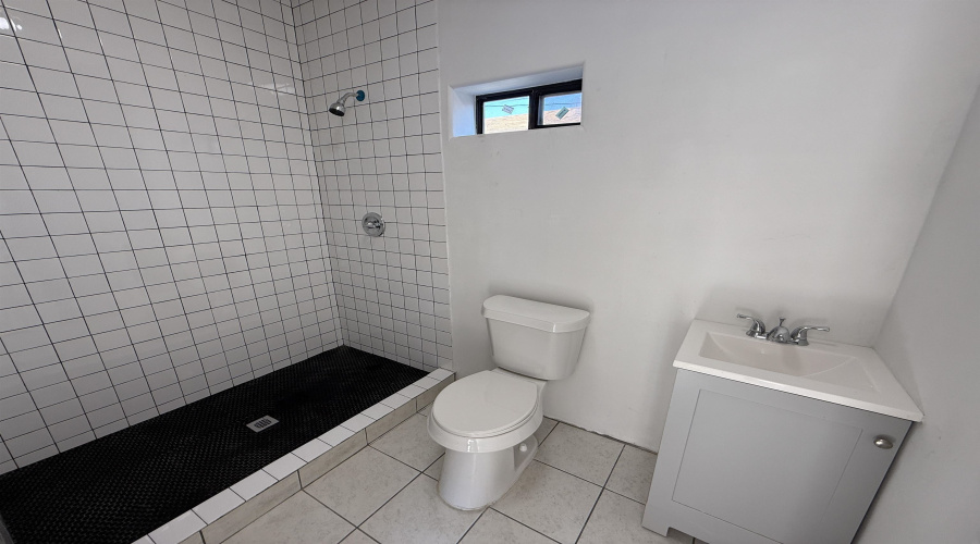 3217 Diaz St, Laredo, Texas 78043, 2 Bedrooms Bedrooms, 4 Rooms Rooms,1 BathroomBathrooms,Residential,For Rent,3217 Diaz St,20254811