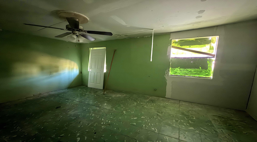 3808 Main Ave, Laredo, Texas 78041, 3 Bedrooms Bedrooms, 6 Rooms Rooms,1 BathroomBathrooms,Residential,For Sale,3808 Main Ave,20254814