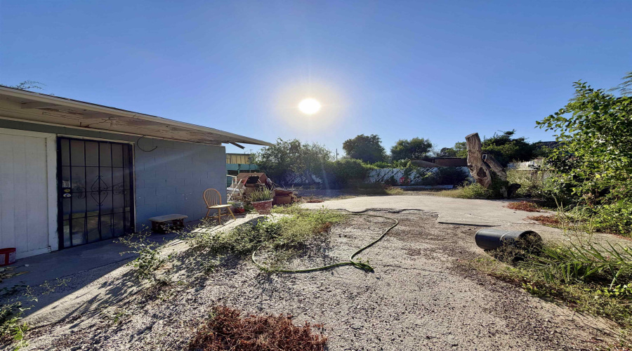 3808 Main Ave, Laredo, Texas 78041, 3 Bedrooms Bedrooms, 6 Rooms Rooms,1 BathroomBathrooms,Residential,For Sale,3808 Main Ave,20254814