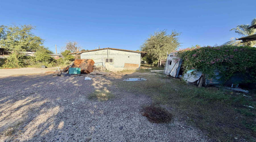 3808 Main Ave, Laredo, Texas 78041, 3 Bedrooms Bedrooms, 6 Rooms Rooms,1 BathroomBathrooms,Residential,For Sale,3808 Main Ave,20254814