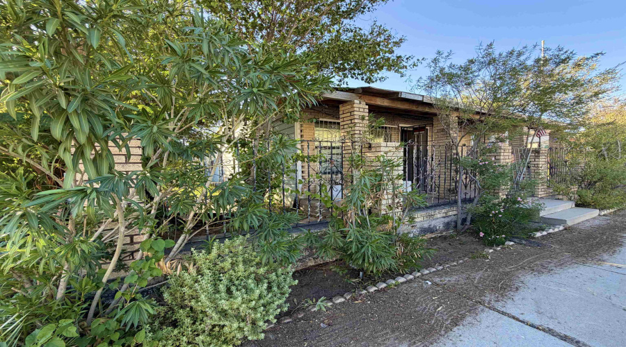 3808 Main Ave, Laredo, Texas 78041, 3 Bedrooms Bedrooms, 6 Rooms Rooms,1 BathroomBathrooms,Residential,For Sale,3808 Main Ave,20254814