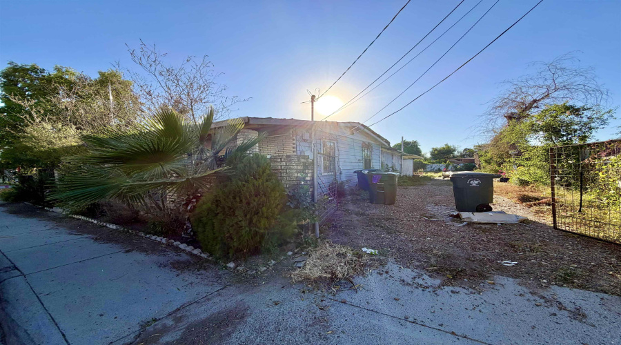 3808 Main Ave, Laredo, Texas 78041, 3 Bedrooms Bedrooms, 6 Rooms Rooms,1 BathroomBathrooms,Residential,For Sale,3808 Main Ave,20254814