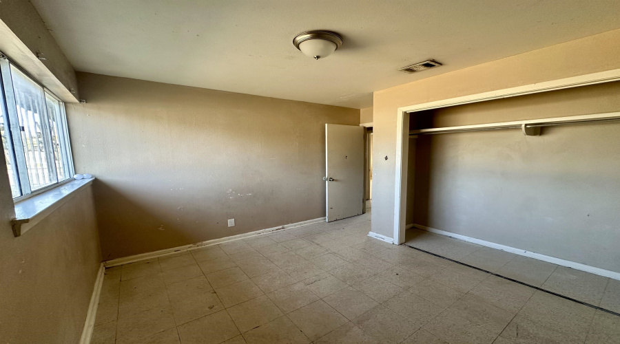 704 Banyan Ct W, Laredo, Texas 78041, ,Multi-family,For Sale,704 Banyan Ct W,20254804