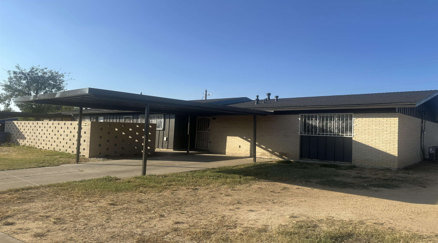 704 Banyan Ct W, Laredo, Texas 78041, ,Multi-family,For Sale,704 Banyan Ct W,20254804