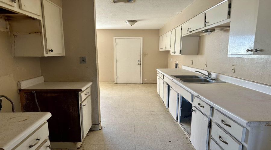 704 Banyan Ct W, Laredo, Texas 78041, ,Multi-family,For Sale,704 Banyan Ct W,20254804