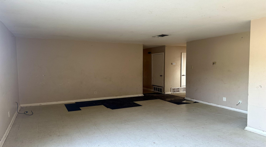 704 Banyan Ct W, Laredo, Texas 78041, ,Multi-family,For Sale,704 Banyan Ct W,20254804