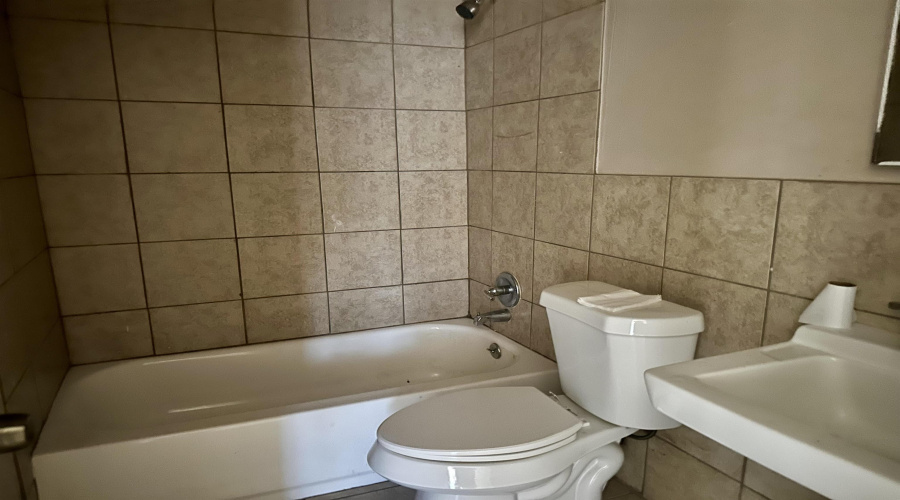 704 Banyan Ct W, Laredo, Texas 78041, ,Multi-family,For Sale,704 Banyan Ct W,20254804