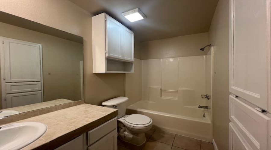 412 Shiloh Dr, Laredo, Texas 78045-6741, 3 Bedrooms Bedrooms, 5 Rooms Rooms,2 BathroomsBathrooms,Residential,For Rent,412 Shiloh Dr,20254817