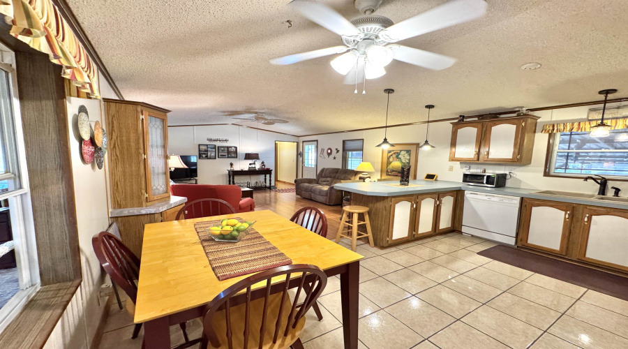 112 Autumn Ln., ZAPATA, Texas 78076, 2 Bedrooms Bedrooms, 4 Rooms Rooms,2 BathroomsBathrooms,Residential,For Sale,112 Autumn Ln.,20254821