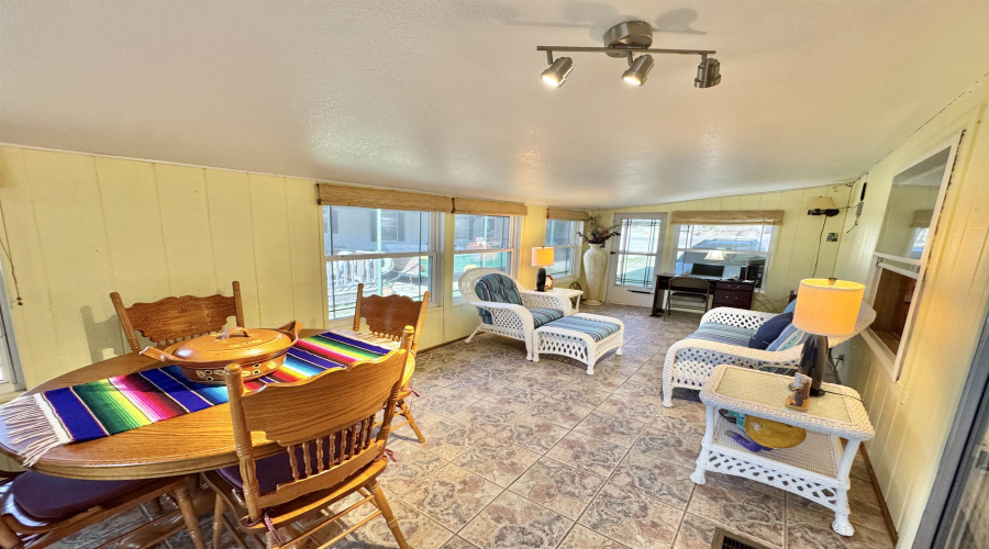 112 Autumn Ln., ZAPATA, Texas 78076, 2 Bedrooms Bedrooms, 4 Rooms Rooms,2 BathroomsBathrooms,Residential,For Sale,112 Autumn Ln.,20254821