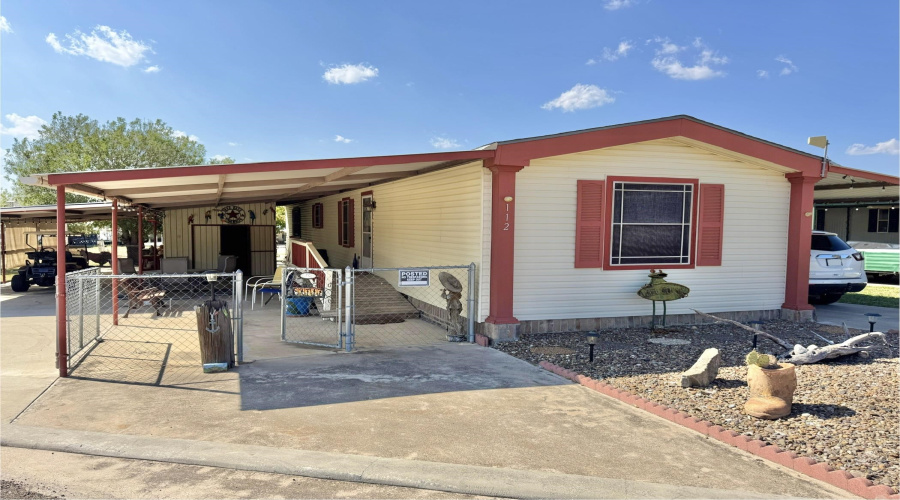 112 Autumn Ln., ZAPATA, Texas 78076, 2 Bedrooms Bedrooms, 4 Rooms Rooms,2 BathroomsBathrooms,Residential,For Sale,112 Autumn Ln.,20254821