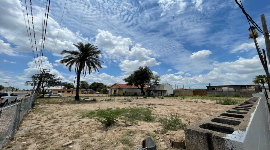 1906 Santa Ursula Ave, Laredo, Texas 78040, ,Land,For Rent,1906 Santa Ursula Ave,20254823