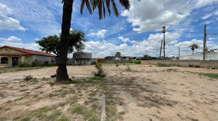 1906 Santa Ursula Ave, Laredo, Texas 78040, ,Land,For Rent,1906 Santa Ursula Ave,20254823