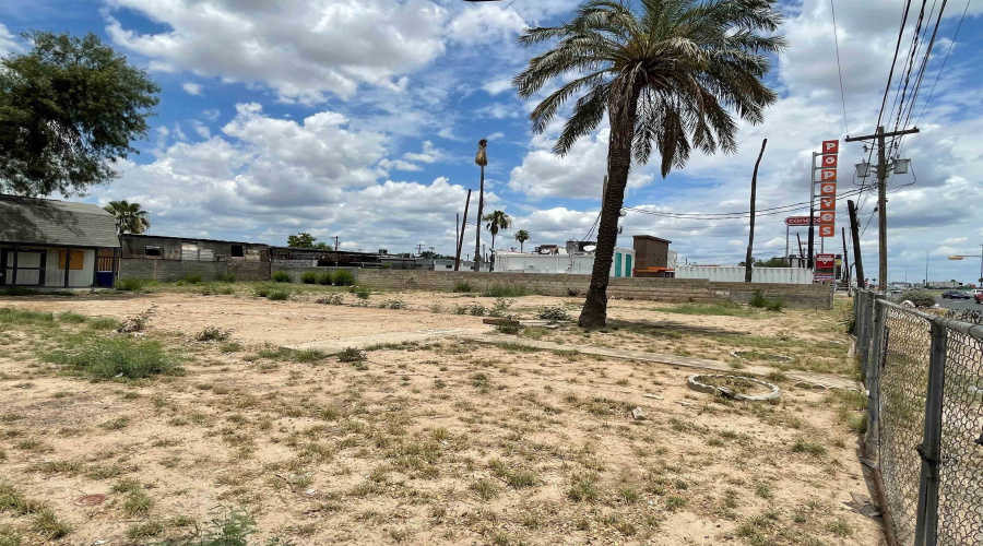 1906 Santa Ursula Ave, Laredo, Texas 78040, ,Land,For Rent,1906 Santa Ursula Ave,20254823