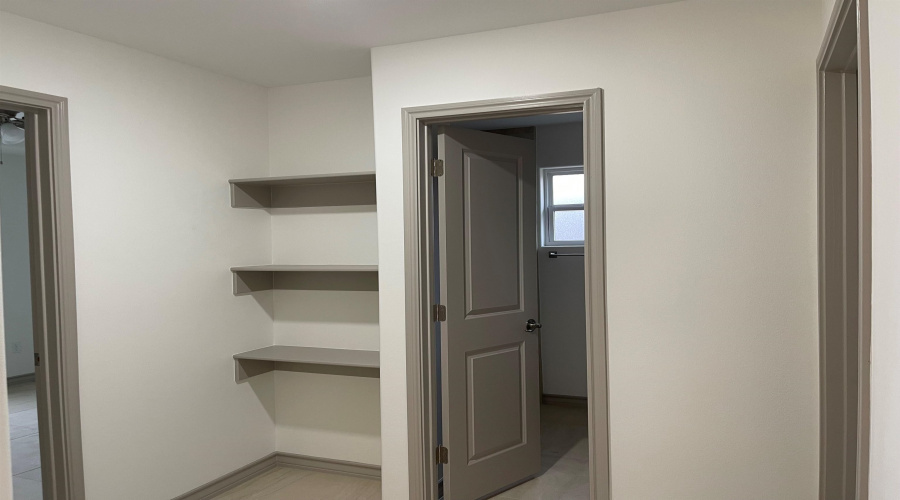 121 Valladolid Ave, Laredo, Texas 78046, 3 Bedrooms Bedrooms, 5 Rooms Rooms,2 BathroomsBathrooms,Residential,For Rent,121 Valladolid Ave,20254824