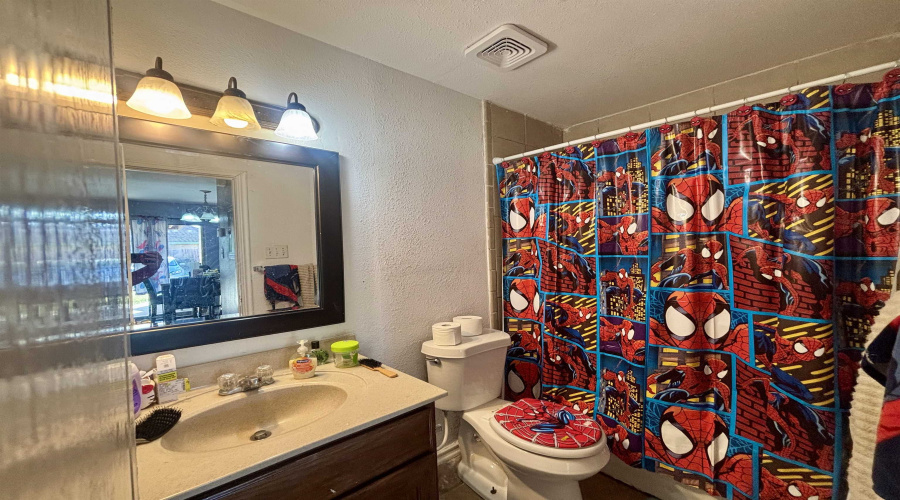 2616 Comal Lp, Laredo, Texas 78046, 3 Bedrooms Bedrooms, 7 Rooms Rooms,2 BathroomsBathrooms,Residential,For Sale,2616 Comal Lp,20254825