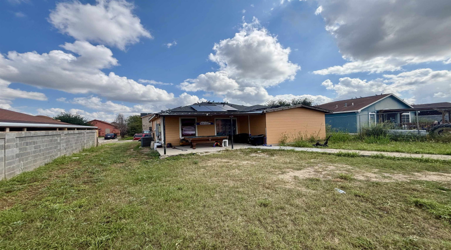 2616 Comal Lp, Laredo, Texas 78046, 3 Bedrooms Bedrooms, 7 Rooms Rooms,2 BathroomsBathrooms,Residential,For Sale,2616 Comal Lp,20254825