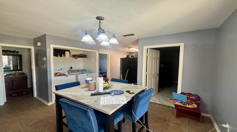 2616 Comal Lp, Laredo, Texas 78046, 3 Bedrooms Bedrooms, 7 Rooms Rooms,2 BathroomsBathrooms,Residential,For Sale,2616 Comal Lp,20254825