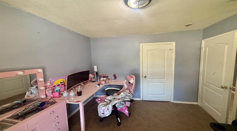 2616 Comal Lp, Laredo, Texas 78046, 3 Bedrooms Bedrooms, 7 Rooms Rooms,2 BathroomsBathrooms,Residential,For Sale,2616 Comal Lp,20254825