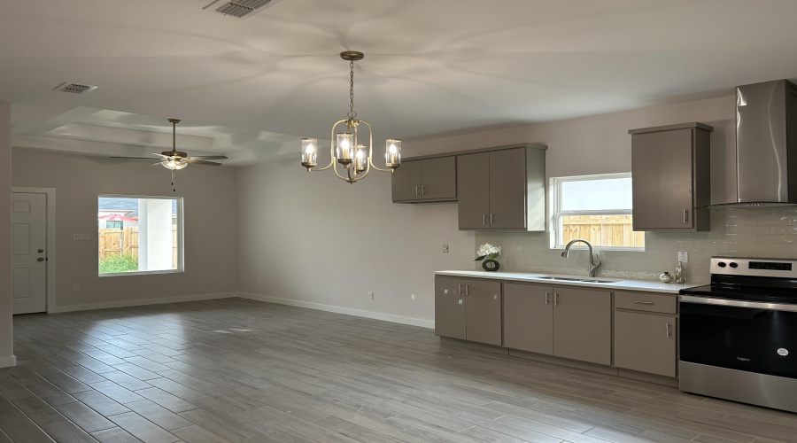 1411 Los Estribos Dr., Laredo, Texas 78046, 3 Bedrooms Bedrooms, 6 Rooms Rooms,2 BathroomsBathrooms,Residential,For Rent,1411 Los Estribos Dr.,20254826