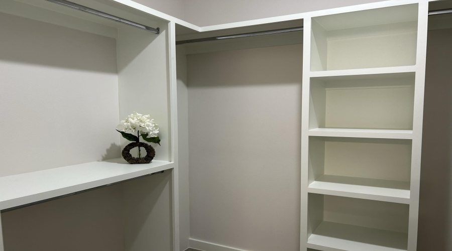 1411 Los Estribos Dr., Laredo, Texas 78046, 3 Bedrooms Bedrooms, 6 Rooms Rooms,2 BathroomsBathrooms,Residential,For Rent,1411 Los Estribos Dr.,20254826