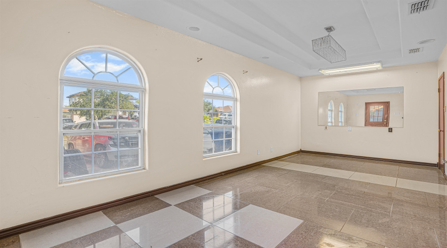 3501 Santa Barbara St, Laredo, Texas 78046, 5 Bedrooms Bedrooms, 10 Rooms Rooms,4 BathroomsBathrooms,Residential,For Sale,3501 Santa Barbara St,20254829