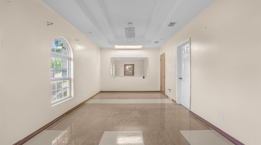 3501 Santa Barbara St, Laredo, Texas 78046, 5 Bedrooms Bedrooms, 10 Rooms Rooms,4 BathroomsBathrooms,Residential,For Sale,3501 Santa Barbara St,20254829