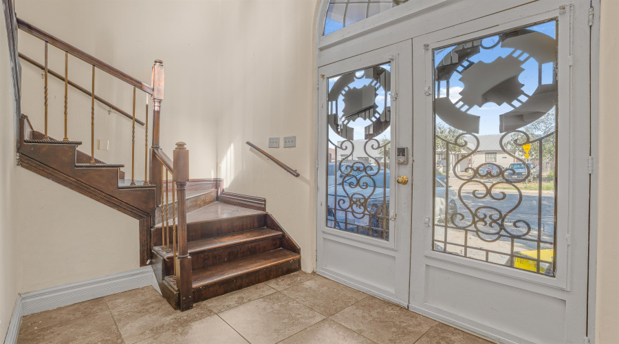 3501 Santa Barbara St, Laredo, Texas 78046, 5 Bedrooms Bedrooms, 10 Rooms Rooms,4 BathroomsBathrooms,Residential,For Sale,3501 Santa Barbara St,20254829