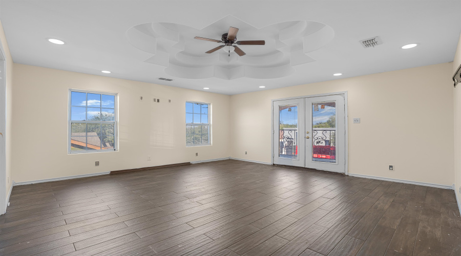 3501 Santa Barbara St, Laredo, Texas 78046, 5 Bedrooms Bedrooms, 10 Rooms Rooms,4 BathroomsBathrooms,Residential,For Sale,3501 Santa Barbara St,20254829