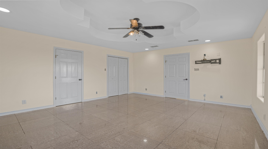 3501 Santa Barbara St, Laredo, Texas 78046, 5 Bedrooms Bedrooms, 10 Rooms Rooms,4 BathroomsBathrooms,Residential,For Sale,3501 Santa Barbara St,20254829