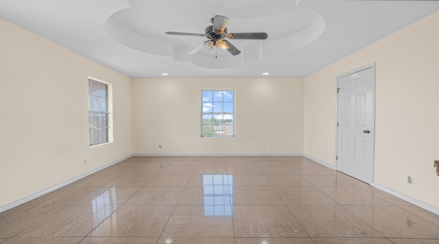 3501 Santa Barbara St, Laredo, Texas 78046, 5 Bedrooms Bedrooms, 10 Rooms Rooms,4 BathroomsBathrooms,Residential,For Sale,3501 Santa Barbara St,20254829