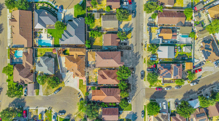 3501 Santa Barbara St, Laredo, Texas 78046, 5 Bedrooms Bedrooms, 10 Rooms Rooms,4 BathroomsBathrooms,Residential,For Sale,3501 Santa Barbara St,20254829