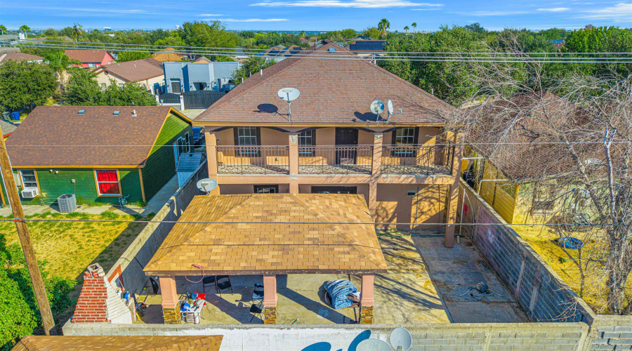 3501 Santa Barbara St, Laredo, Texas 78046, 5 Bedrooms Bedrooms, 10 Rooms Rooms,4 BathroomsBathrooms,Residential,For Sale,3501 Santa Barbara St,20254829