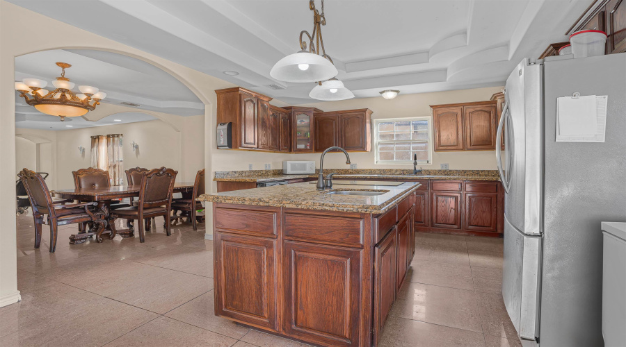 3501 Santa Barbara St, Laredo, Texas 78046, 5 Bedrooms Bedrooms, 10 Rooms Rooms,4 BathroomsBathrooms,Residential,For Sale,3501 Santa Barbara St,20254829