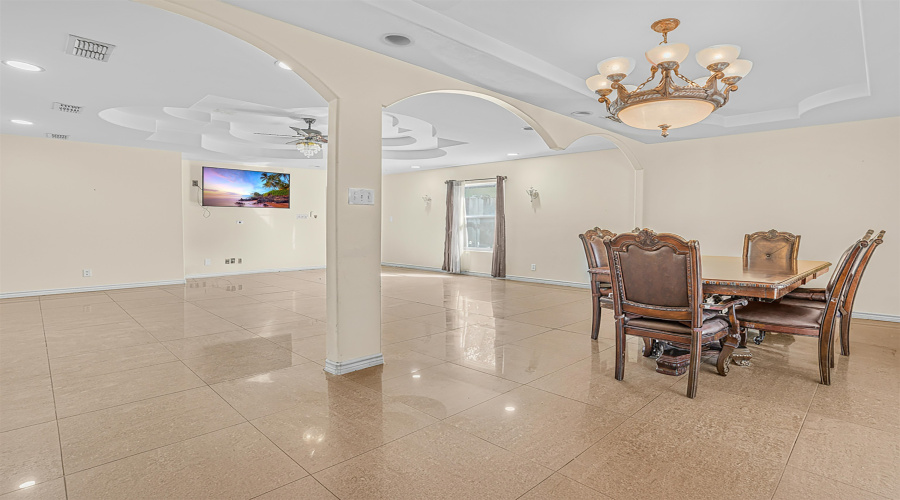 3501 Santa Barbara St, Laredo, Texas 78046, 5 Bedrooms Bedrooms, 10 Rooms Rooms,4 BathroomsBathrooms,Residential,For Sale,3501 Santa Barbara St,20254829