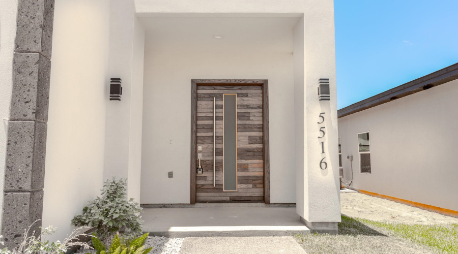 5516 Raven Dr., Laredo, Texas 78046, 4 Bedrooms Bedrooms, 5 Rooms Rooms,2 BathroomsBathrooms,Residential,For Sale,5516 Raven Dr.,20252617