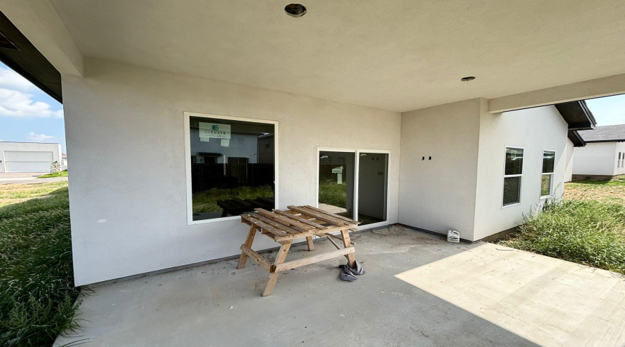 5510 Raven Dr., LAREDO, Texas 78046-0000, 3 Bedrooms Bedrooms, 4 Rooms Rooms,2 BathroomsBathrooms,Residential,For Sale,5510 Raven Dr.,20252947